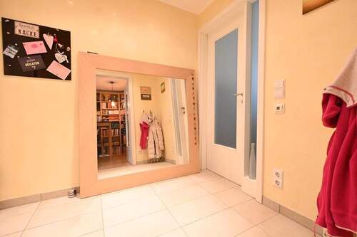 Eingang (1) - Etagenwohnung mit 85,00 m² in Leverkusen zum Kaufen