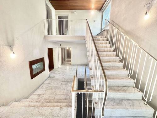 Eingangsbereich - Mehrfamilienhaus, Wohnhaus mit 314,00 m&sup2; in Stuttgart zum Kaufen