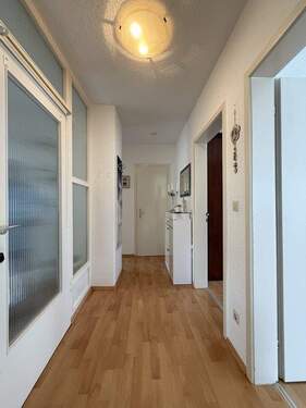 EG Flur - 6 Zimmer Mehrfamilienhaus, Wohnhaus in Ludwigsburg