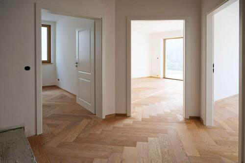 Flur Gartengeschoss - 7 Zimmer Einfamilienhaus zum Kaufen in Pähl