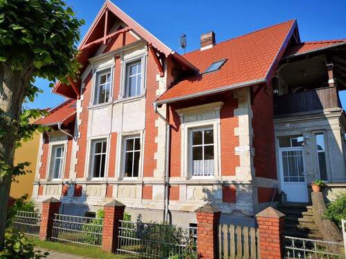 Straßenansicht_2 - 7 Zimmer Mehrfamilienhaus, Wohnhaus zum Kaufen in Fürstenberg/Havel