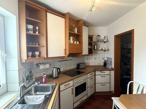 Küche mit Speisekammer - 