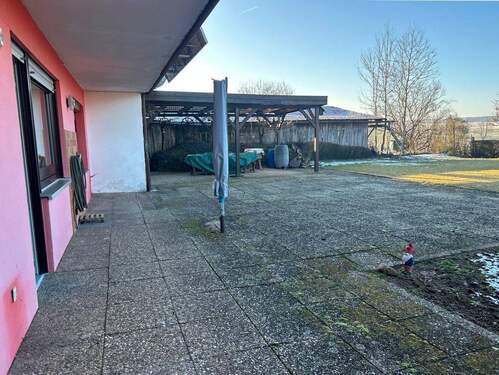 18 Freisitz und Garten hinter dem Haus.jpg - 