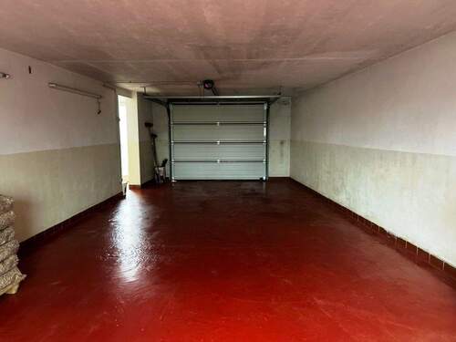 22 Garage mit Industrieboden.jpg - 