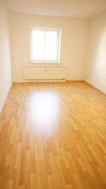 Wohnzimmer - 2 Zimmer Etagenwohnung zur Miete in Chemnitz