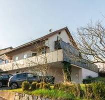 WörthDonau: Einfamilienhaus, Baujahr 1996 mit zwei Garagen - Wörth an der Donau