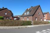 Hausansicht - 6 Zimmer Mehrfamilienhaus, Wohnhaus in Geilenkirchen