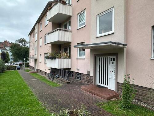 Haustür - 2 Zimmer Etagenwohnung zum Kaufen in Kassel