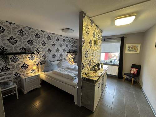 Schlafzimmer II im EG - 