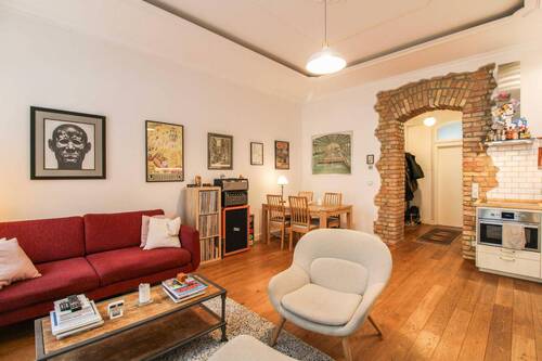 Wohn- und Essbereich - Moderne 2-Zi.-Altbauwohnung in Fhain mit Küche & Keller in ruhiger Nebenstraße (barrierefrei im EG)