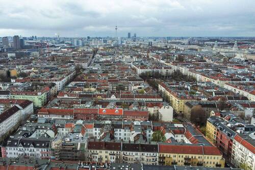 Luftbild Nähe zum Fernsehturm - 