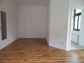 Wohnzimmer - 2 Zimmer Etagenwohnung zur Miete in Zwickau-Nordvorstadt