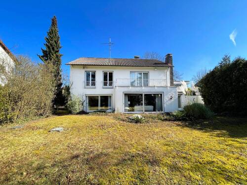 Gartenansicht - Klassisches Einfamilienhaus in idyllischer Lage