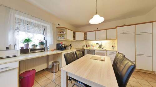 Küche - 6 Zimmer Einfamilienhaus in Oberthulba