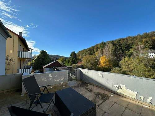 Bild 1 - +++Freistehendes Ein- bis Zweifamilienhaus mit Terrasse, Panoramablick, Garten, in ruhiger Seitenstraße+++