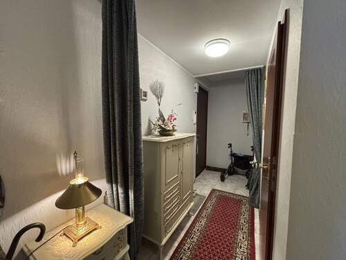 Diele Eingang - 2 Zimmer Etagenwohnung in Krefeld