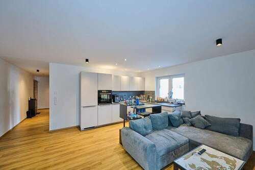 WHG 2 Straubing Wohnen_Essen_Kochen - Terrassen-Traum in Straubing: Stylische 2-Zimmer-Wohnung (Bj. 2022) mit Gartenanteil & Luxus-Küche