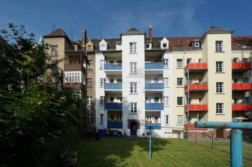 Rückansicht mit Wäscheplatz - 