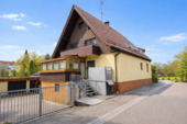 Hausansicht - Viel Haus. Viel Potenzial. Traumlage an der Schwippe