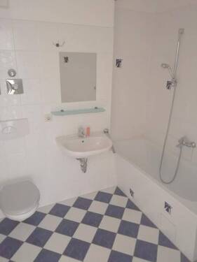 Bad - 1 Zimmer Etagenwohnung in Leipzig