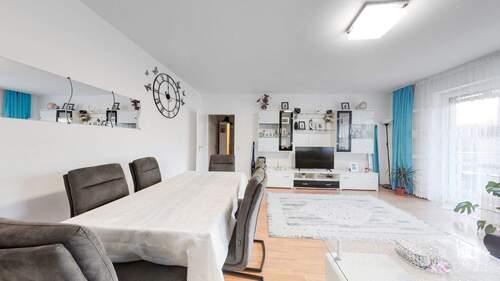 Großzügiger Wohnbereich - 2 Zimmer Etagenwohnung zum Kaufen in Wiesbaden