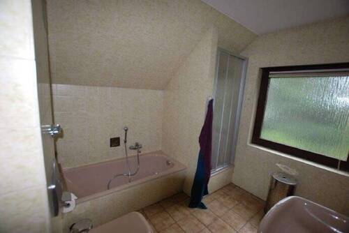 Badezimmer mit Dusche - 