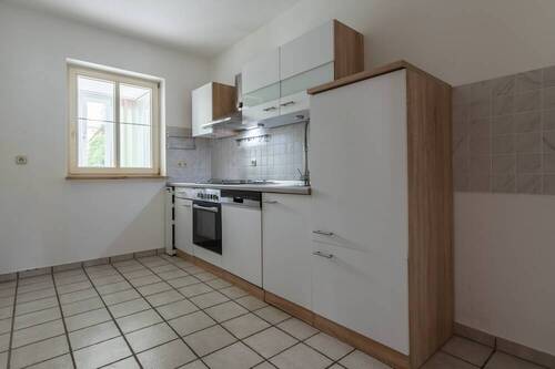 Küche mit EBK (1) - 2 Zimmer Etagenwohnung zum Kaufen in Passau