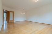 Wohnzimmer (2) - Etagenwohnung mit 66,70 m² in Passau zum Kaufen