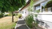 Seitenblick zum Hauseingang - 4 Zimmer Einfamilienhaus in Delbrück