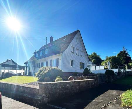 Sonnenlage - 7 Zimmer Mehrfamilienhaus, Wohnhaus zum Kaufen in Schramberg - Sulgen