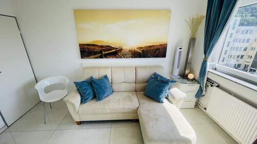 Wohnzimmer - 2 Zimmer Etagenwohnung zum Kaufen in Heidelberg