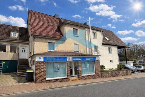 Außenansicht - Modernisiertes Ladenlokal in gut sichtbarer Lage von Felsberg - Gensungen!