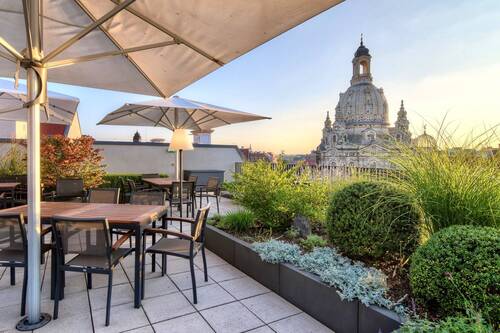 Dachterrasse - * exklusive und möblierte 2,5 Raumwohnung im Zentrum der Stadt mit Concierge u. Dachterrasse *