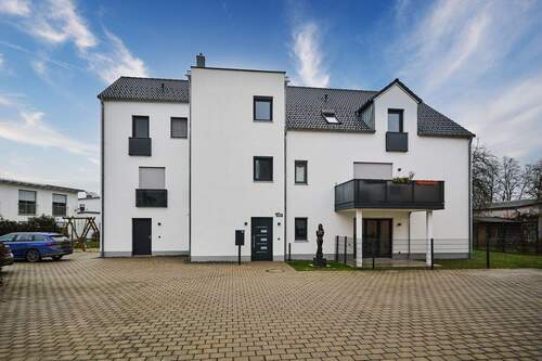 WHG Straubing Außenansicht I - Ihr privates Sonnendeck: 102 m² Neubau-Exklusivität (BJ 2022) mit gigantischer 18 m² Balkon-Oase