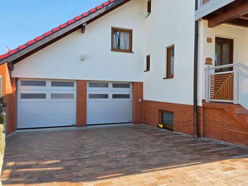 Doppelgarage mit direktem Hauszugang - 5 Zimmer Einfamilienhaus in Neustadt bei Coburg