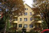 Haus - vermietete Altbauwohnung mit Balkon in Lichterfelde