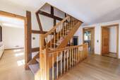 Treppe ins Obergeschoss - 