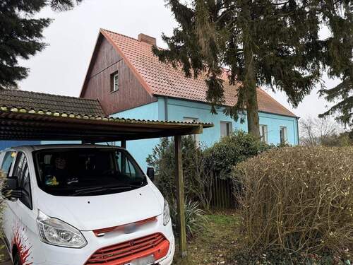 Carport vor dem Haus - 4 Zimmer Einfamilienhaus zum Kaufen in Alt Tucheband