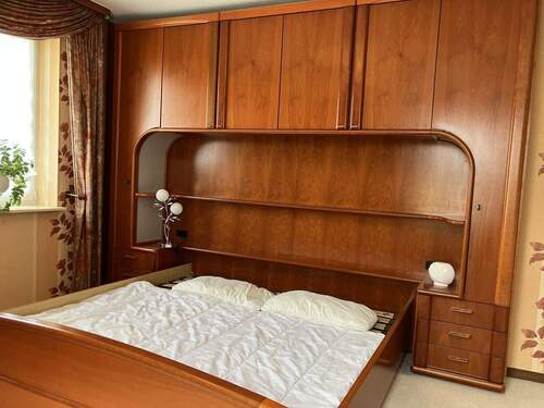 1. OG Schlafzimmer Eltern - 