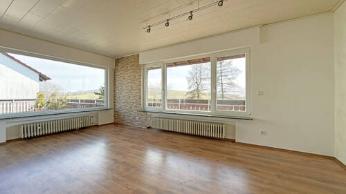 Wohnbereich - 6 Zimmer Einfamilienhaus zum Kaufen in Sonnenbühl / Genkingen