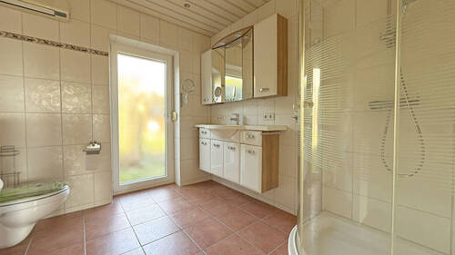 Bad - Einfamilienhaus mit 184,00 m&sup2; in Sonnenbühl / Genkingen zum Kaufen