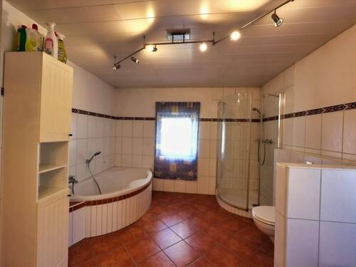 Vollbad - Einfamilienhaus mit 129,50 m&sup2; in Schöffengrund zum Kaufen