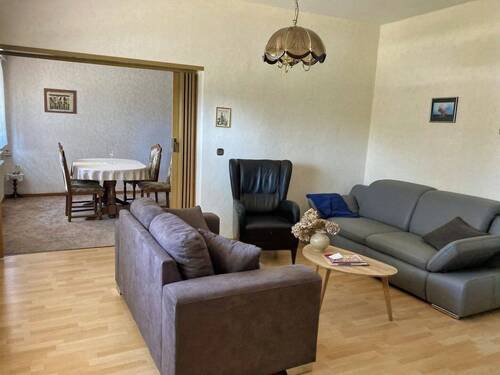 Wohnzimmer - 5 Zimmer Einfamilienhaus zum Kaufen in Klostermansfeld