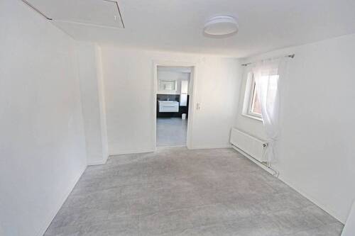 Durchgangszimmer im EG - 