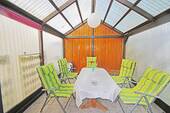 überdachte Terrasse - 4 Zimmer Doppelhaushälfte in Muldestausee