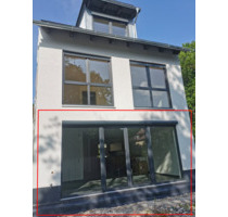 Modernes Wohnen in Hof - Neubauwohnung mit Terrasse und Grünfläche