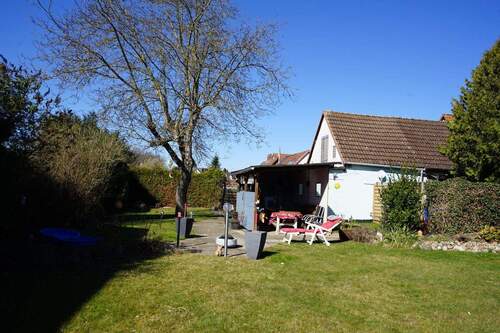 Gartengrundstück mit Nebengebäuden - 4 Zimmer Doppelhaushälfte zum Kaufen in Braunschweig