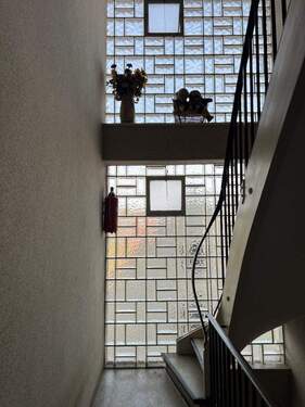 3Treppenhaus - 3 Zimmer Etagenwohnung in Gingen an der Fils