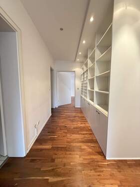 Flur - Etagenwohnung mit 96,50 m&sup2; in Wiesenbach zum Kaufen