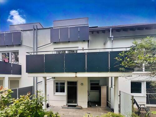 Außenansicht - Attraktives Reihenhaus mit Garten, Terrasse, Garage und Stellplatz